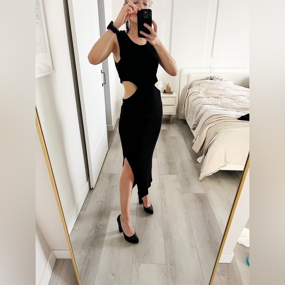 Lna Ribbed Cut Out MIDI Dress - Picture 2 of 7